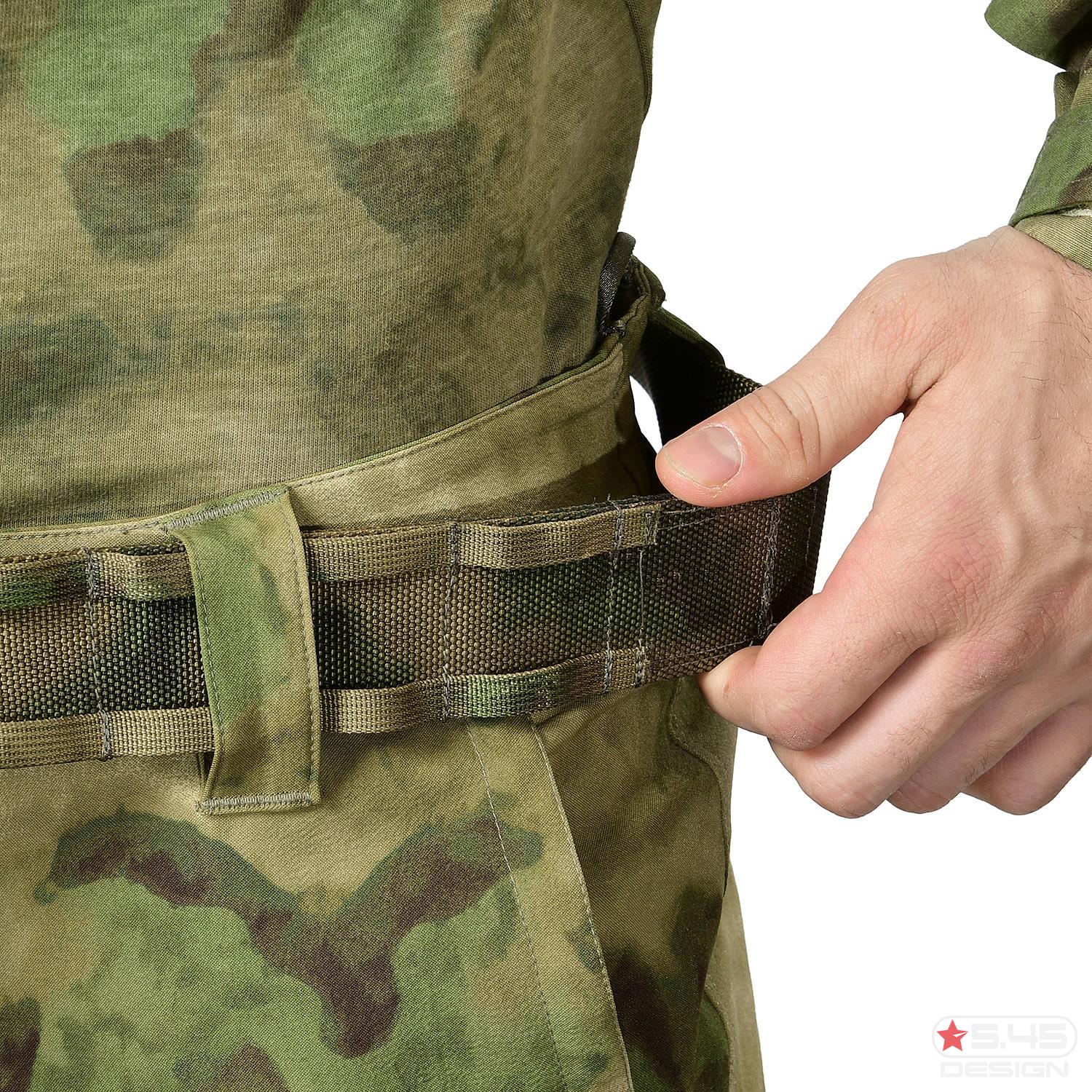 Six belt loops on the waist are compatible with the belt of any size.